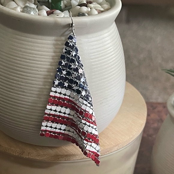 Earrings - Picture 2 of 4